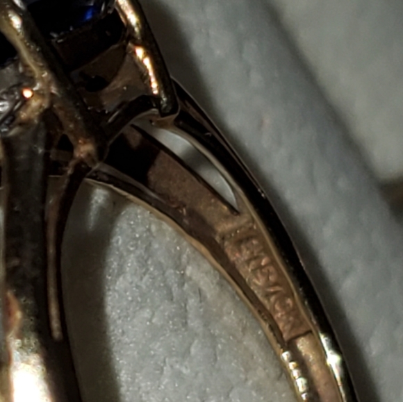 10K Gold Trillion Cut Tanzanite Ring - Picture 14 of 16